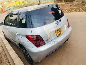 Toyota IST 2005 Silver