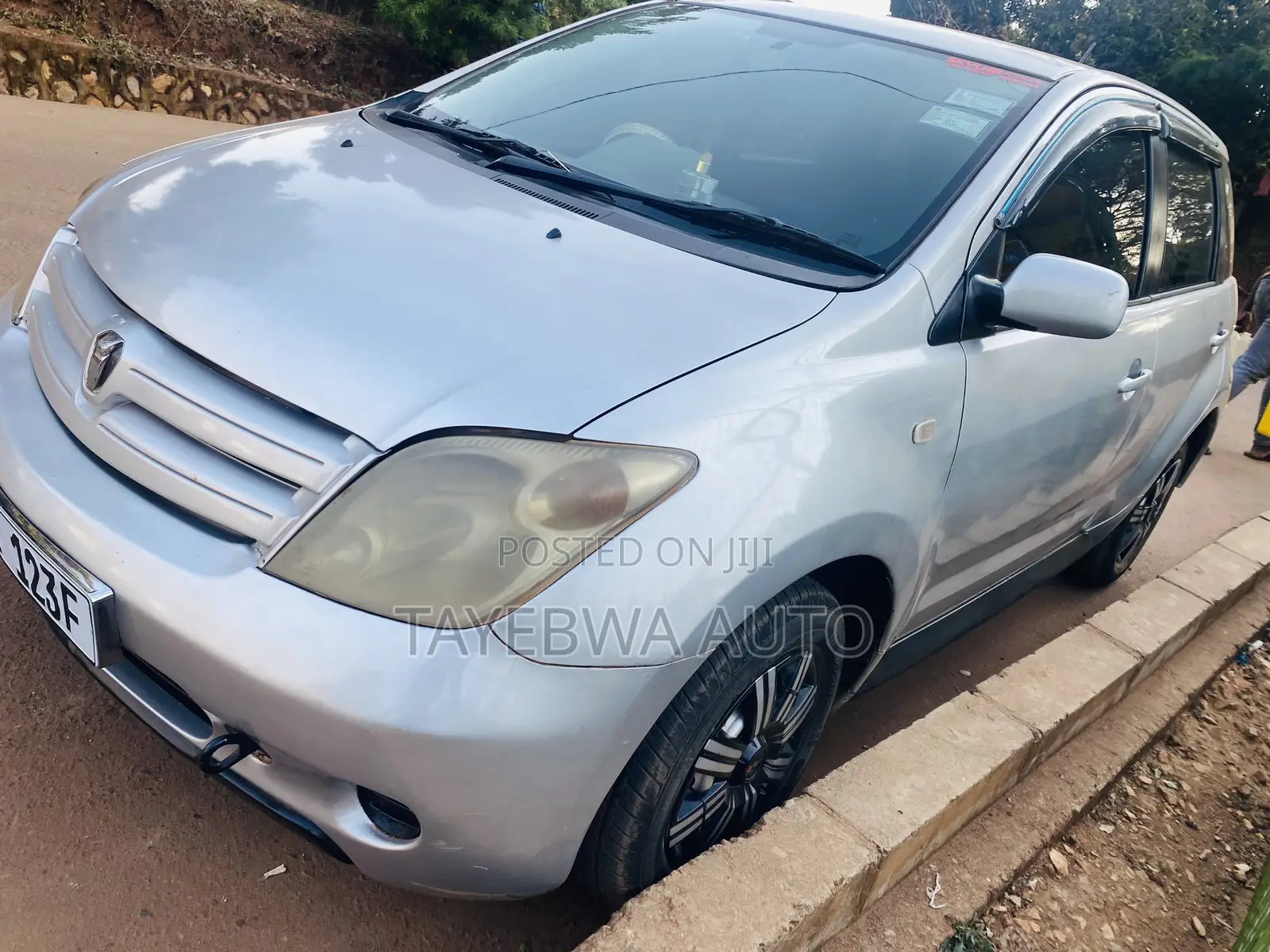 Toyota IST 2005 Silver
