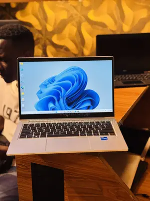 New Laptop HP 630 16GB Intel Core i7 SSD 512GB