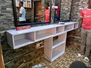 Salon Setting