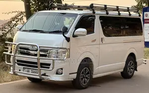 Toyota HiAce 2011 White