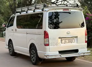 Toyota HiAce 2011 White