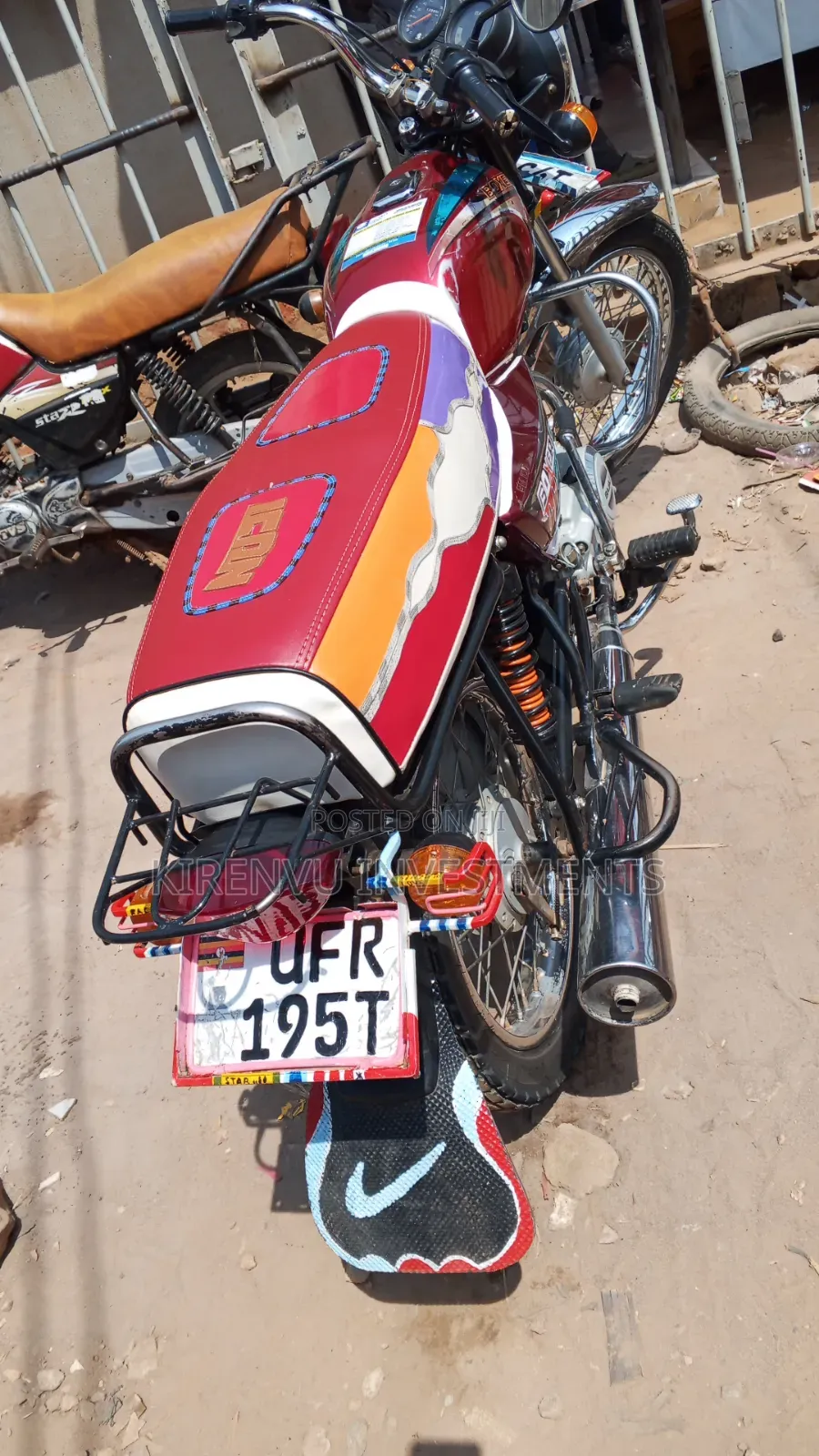 Bajaj Boxer 100 2022 Red