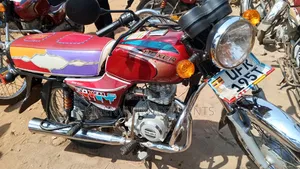 Bajaj Boxer 100 2022 Red