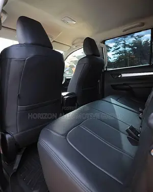 Toyota Hilux 2021 White