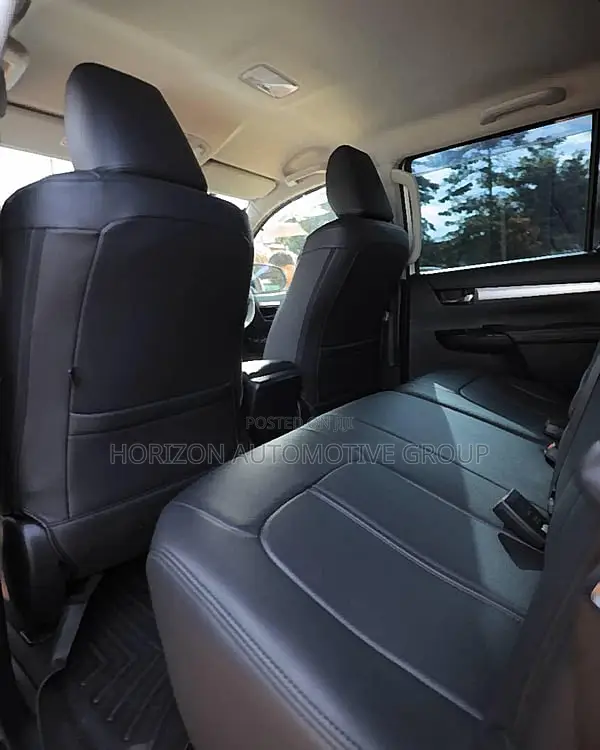 Toyota Hilux 2021 White