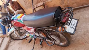 Bajaj Boxer 100 2018 Red