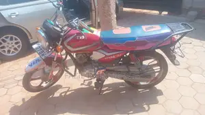 TVS HLX 125 1998 Red
