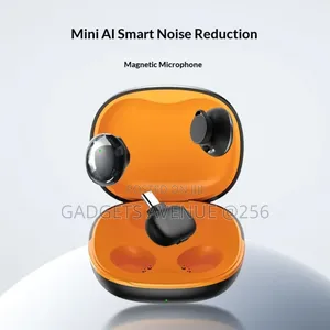 Vlogmate Neo Wireless Microphone System Featuring a Compact Case.