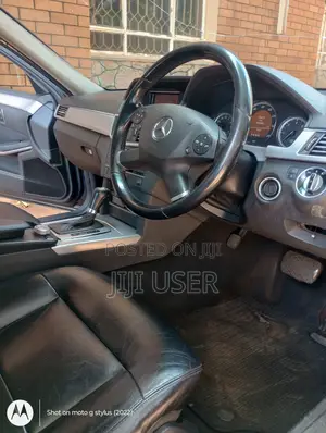 Mercedes-Benz E220 2010 Blue