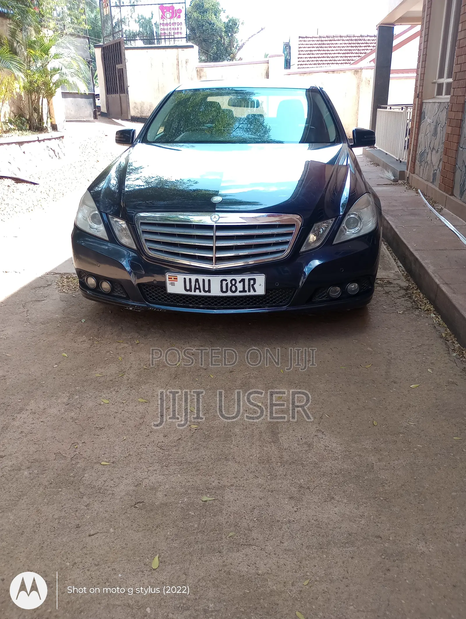 Mercedes-Benz E220 2010 Blue