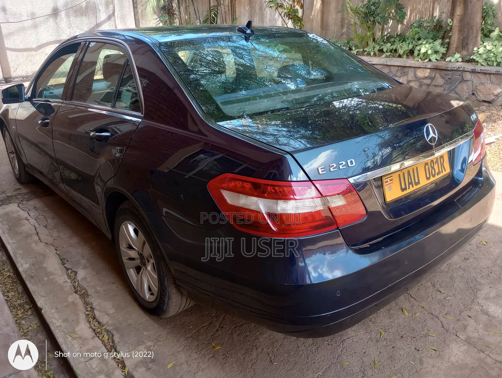 Mercedes-Benz E220 2010 Blue
