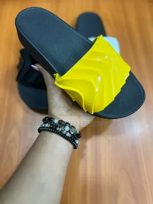 Modern Wave-Design Casual Slides