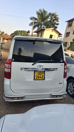 Toyota Noah 2011 White