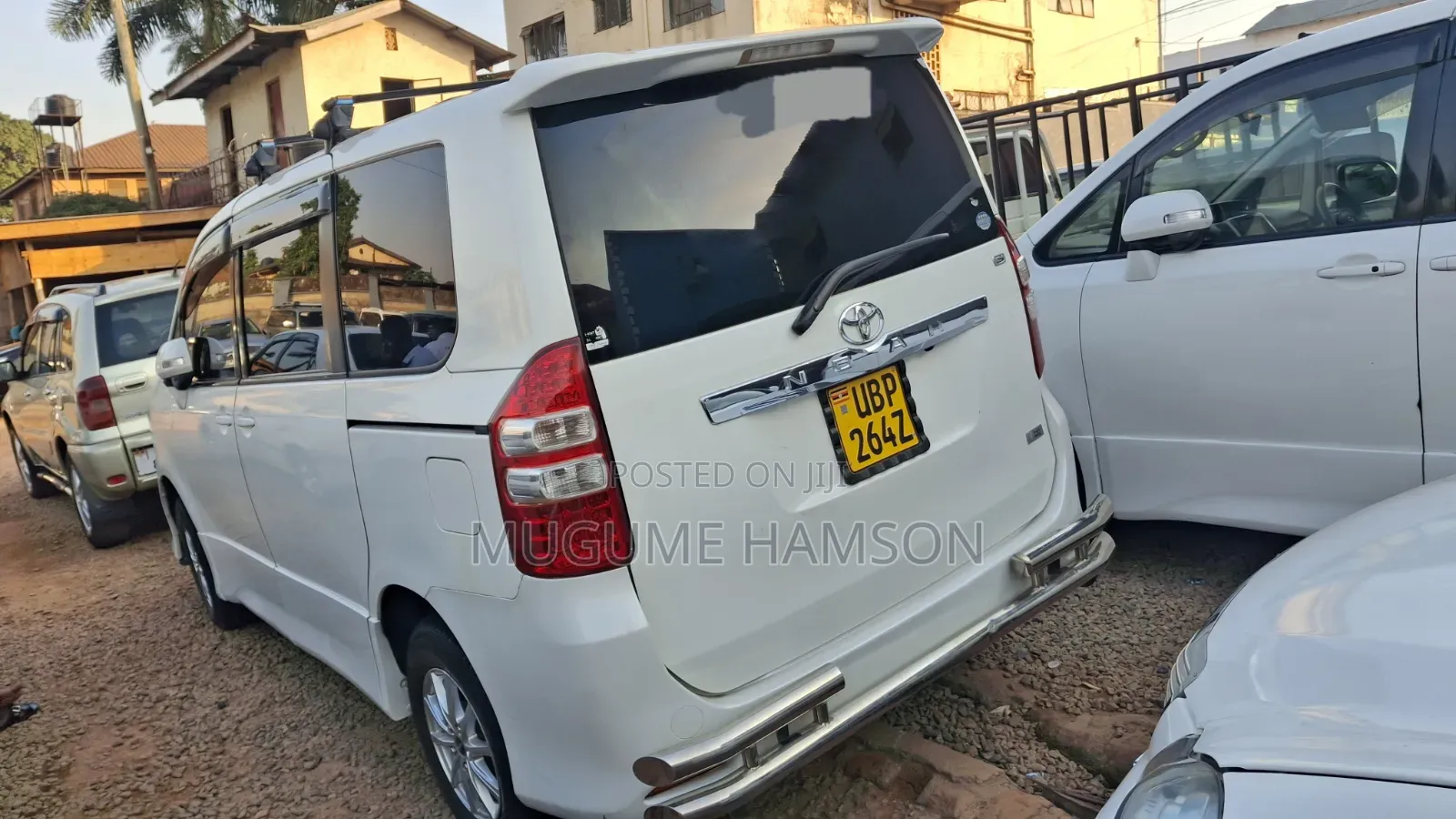 Toyota Noah 2011 White