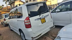Toyota Noah 2011 White