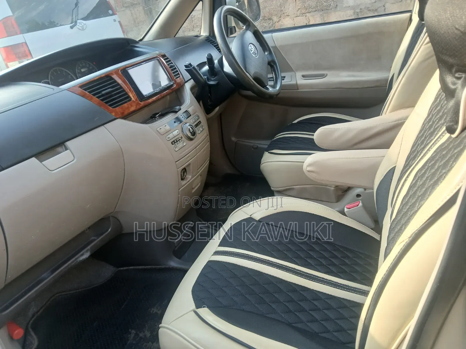 Toyota Noah 2004 Silver