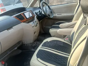 Toyota Noah 2004 Silver