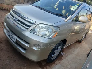 Toyota Noah 2004 Silver