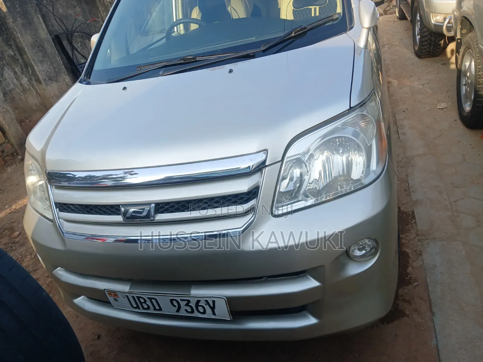 Toyota Noah 2004 Silver