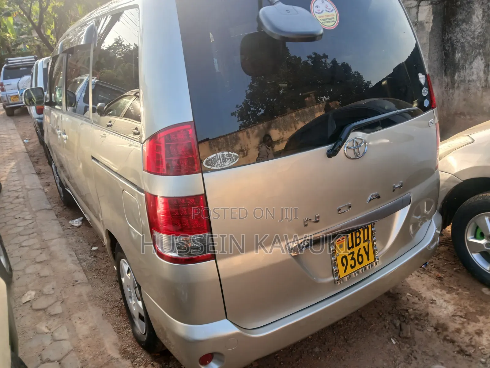Toyota Noah 2004 Silver