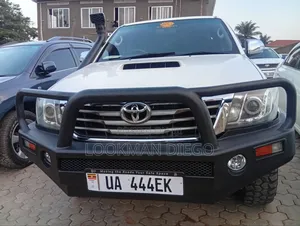 Toyota Hilux 2009 White