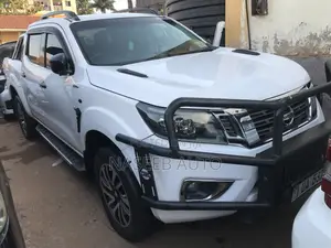 Nissan Navara 2015 White
