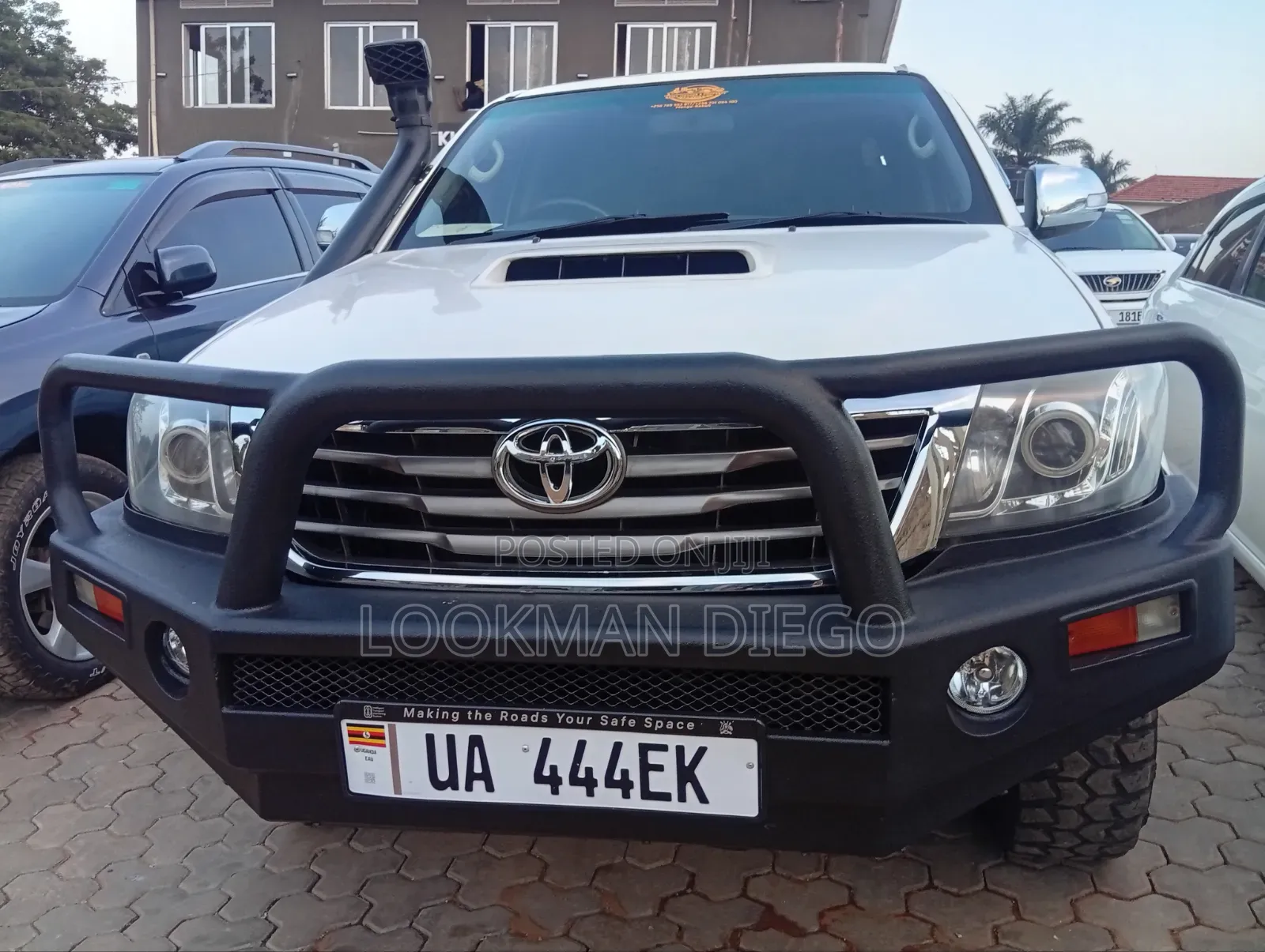 Toyota Hilux 2009 White