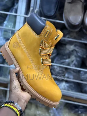 High-Quality Hiking Boots for Men Outdoor Water Proof Boot Yellow
