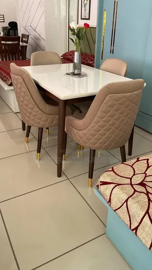 Modern 4seater Dinning Table