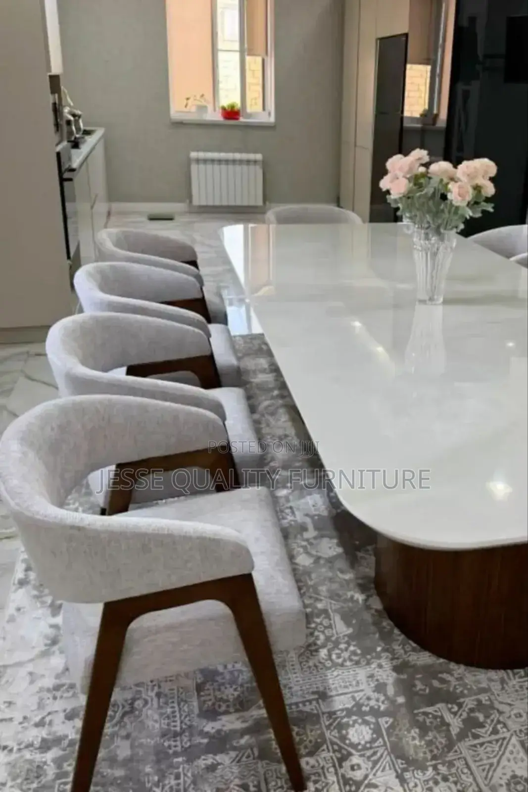 Luxurious White Mable Dining