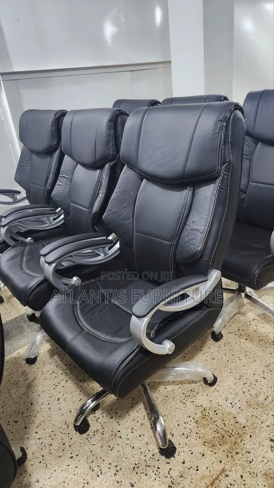 High-End Office Chair Original Black
