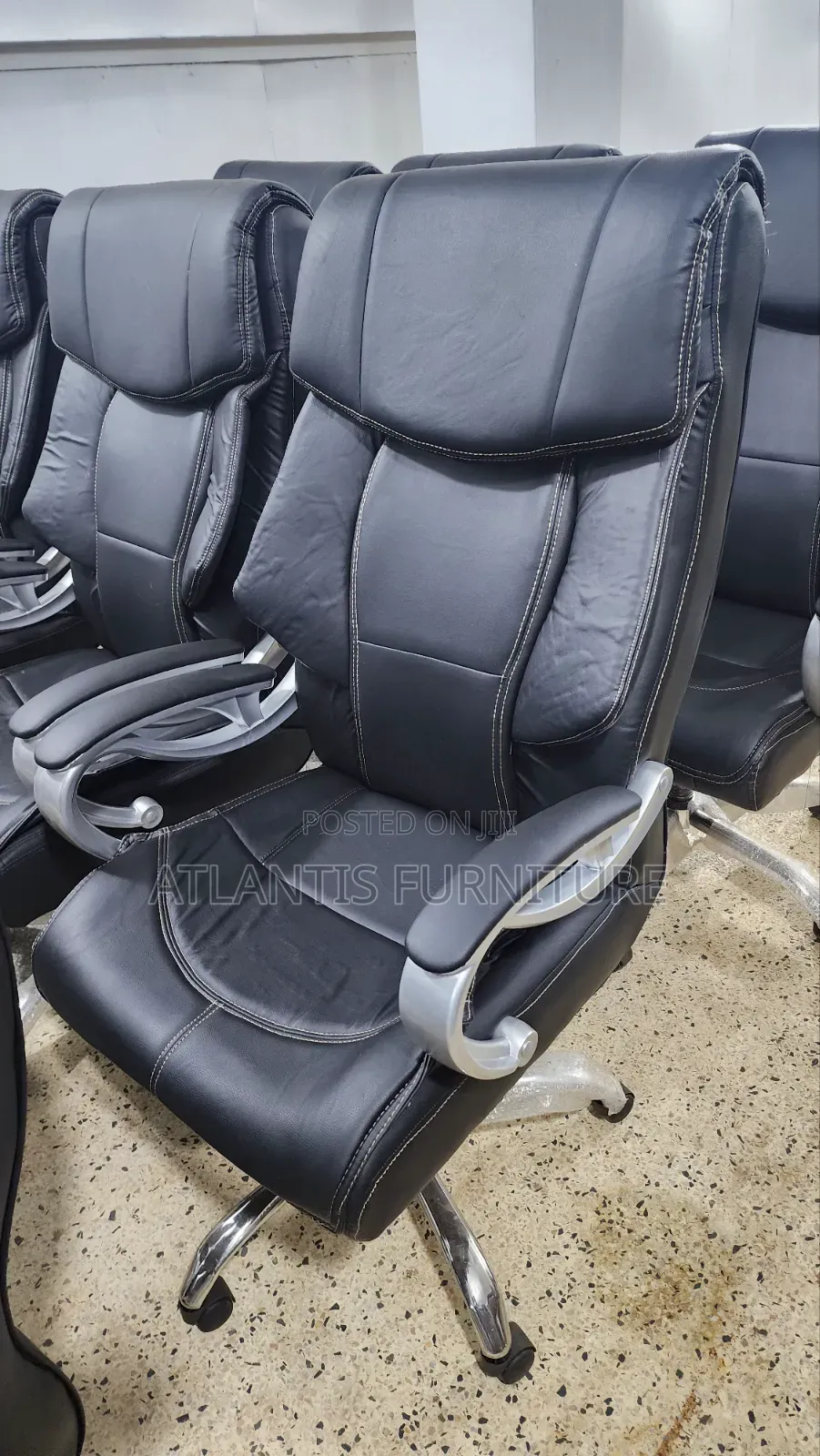 High-End Office Chair Original Black