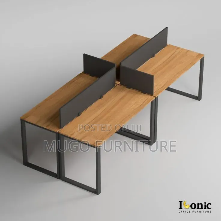 Four Compatiments Workstation