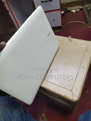 Laptop NEC 4GB Intel Core i3 HDD 320GB