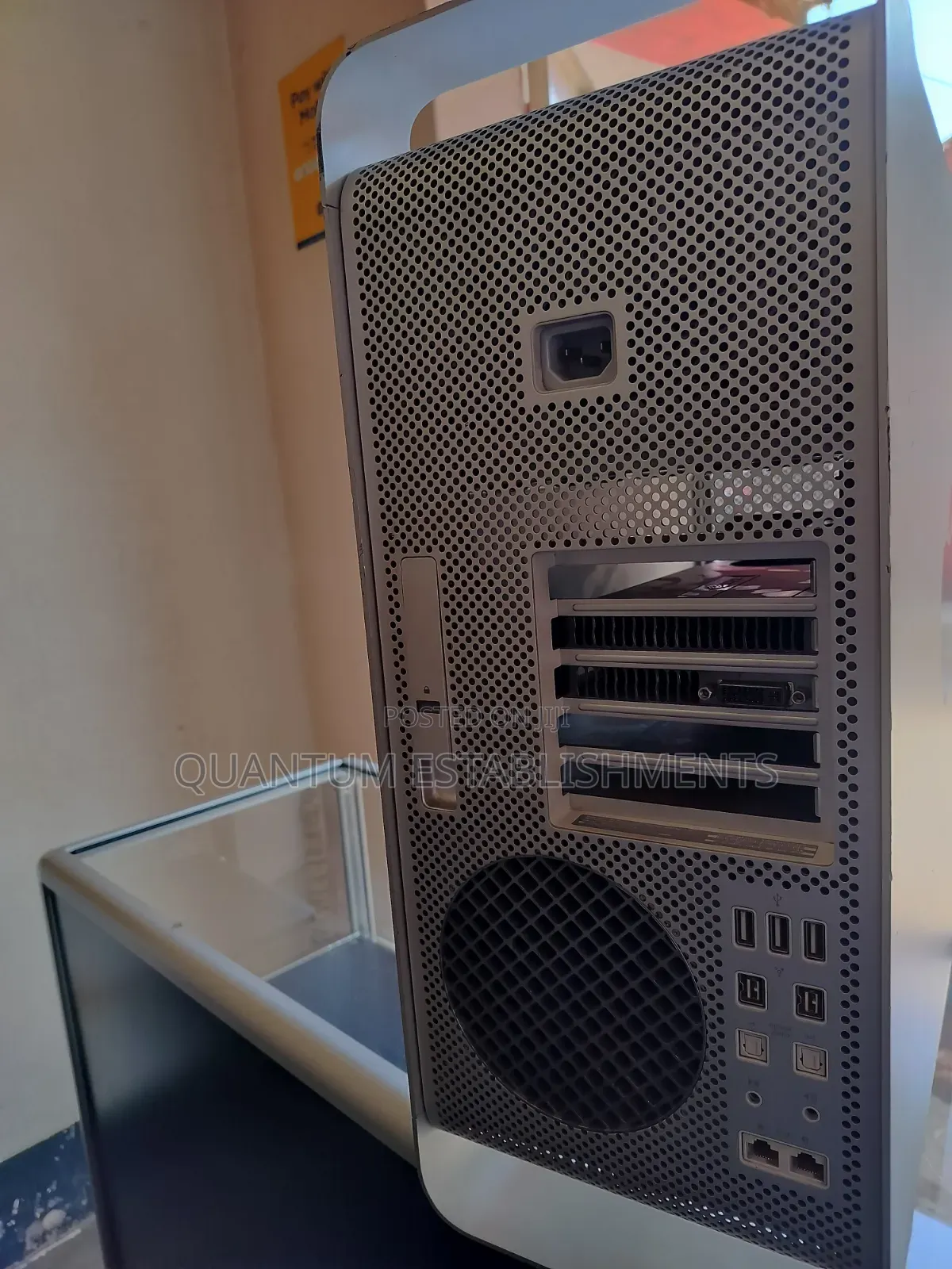 Desktop Computer Apple Mac Pro 32GB Nvidia SSD 256GB