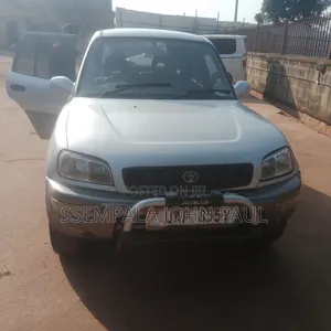 Toyota RAV4 1999 Silver