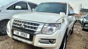 Mitsubishi Pajero 2010 White