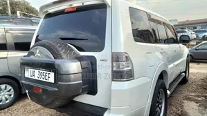 Mitsubishi Pajero 2010 White