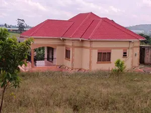 Furnished 3bdrm Farm House in Bombo Estate for sale