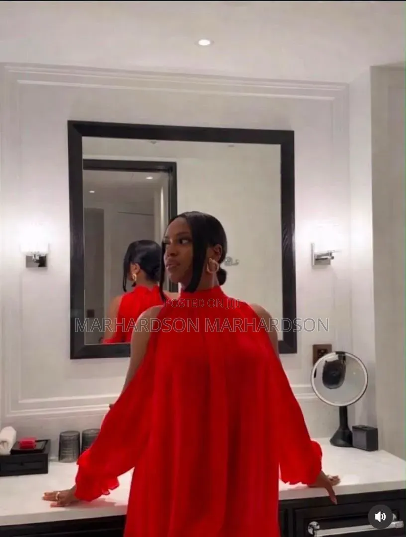 Round Dinner Lady Dress
