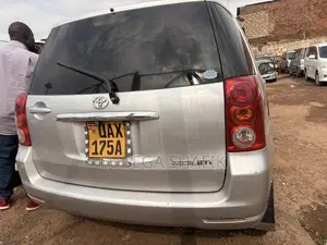 Toyota Raum 2006 Silver