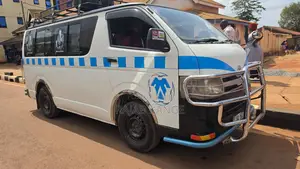 Toyota HiAce 2011 Silver