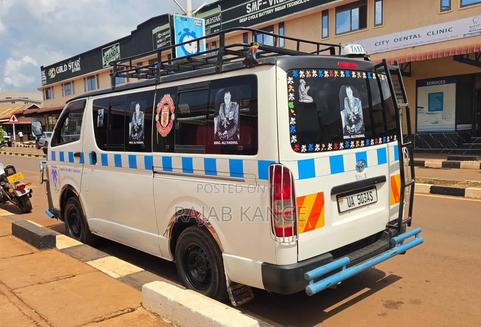 Toyota HiAce 2011 Silver