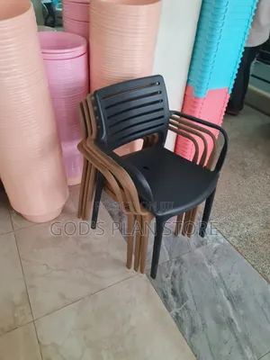 Monolith Plastic Chairs Plastic Chairs