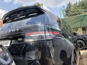 Land Rover Discovery 2023 Black