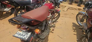 TVS HLX 125 2025 Red