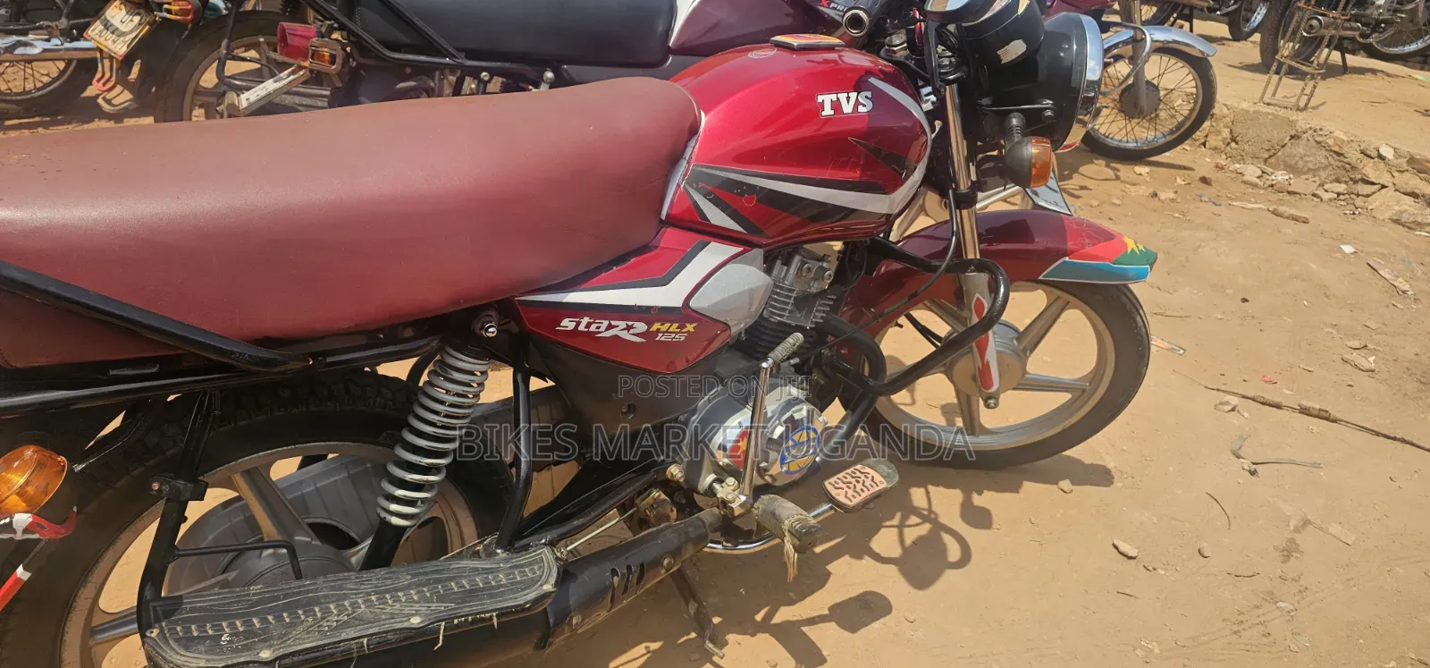 TVS HLX 125 2025 Red