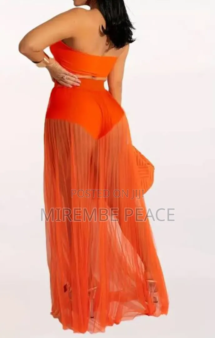A Stunning 2-Piece Beach Wear