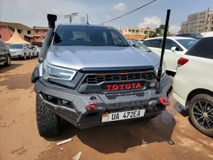Toyota Hilux 2018 Silver